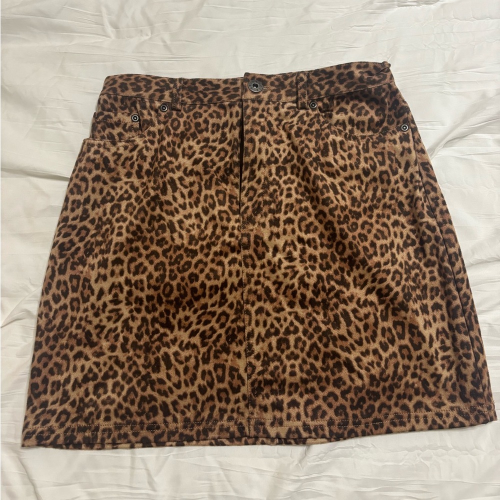 BB Dakota leopard print mini skirt size 2 womens